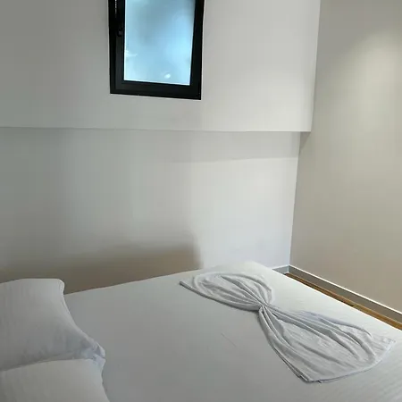 Blu Diamond * Sarandë